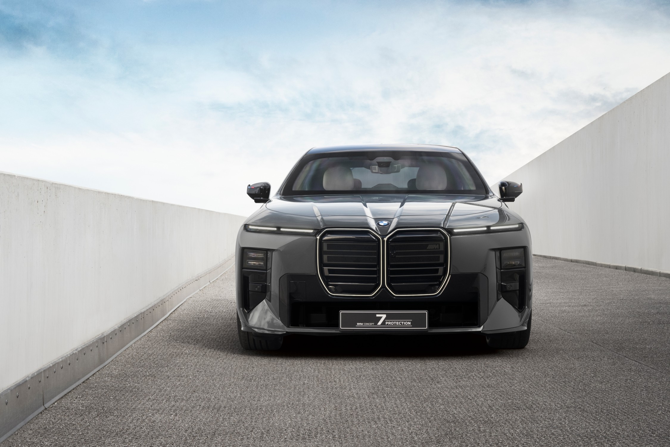 BMW Concept 7 Protection luxury saloon